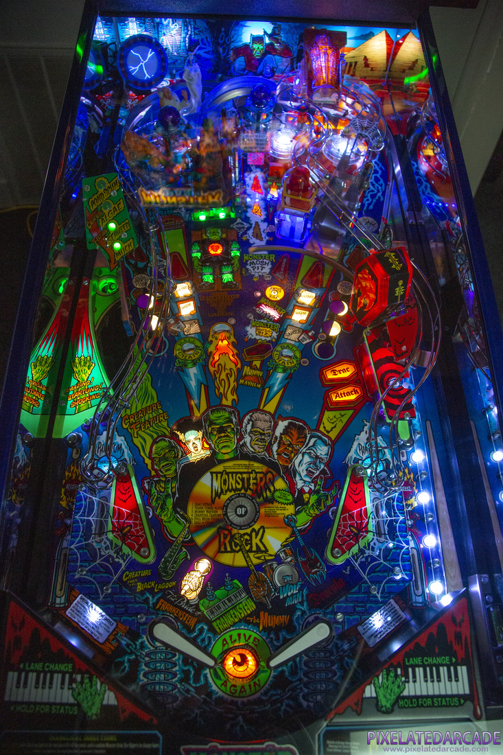 Monster Bash Remake! Photo: Monster Bash Limited Edition pinball cabinet - Playfield