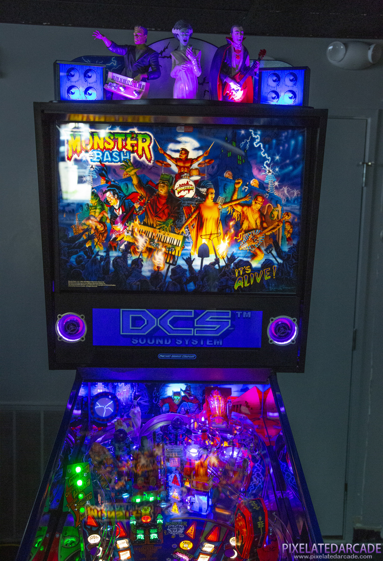 Monster Bash Remake! Photo: Monster Bash Limited Edition pinball cabinet - Front