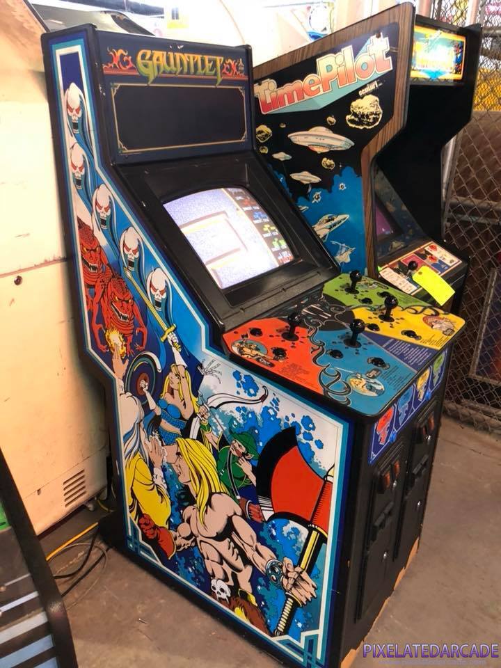 Gauntlet Photo: Gauntlet arcade cabinet - 4 player version