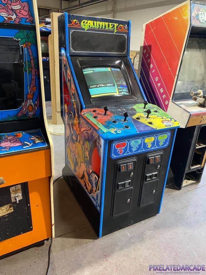 Gauntlet Photo: Gauntlet arcade cabinet