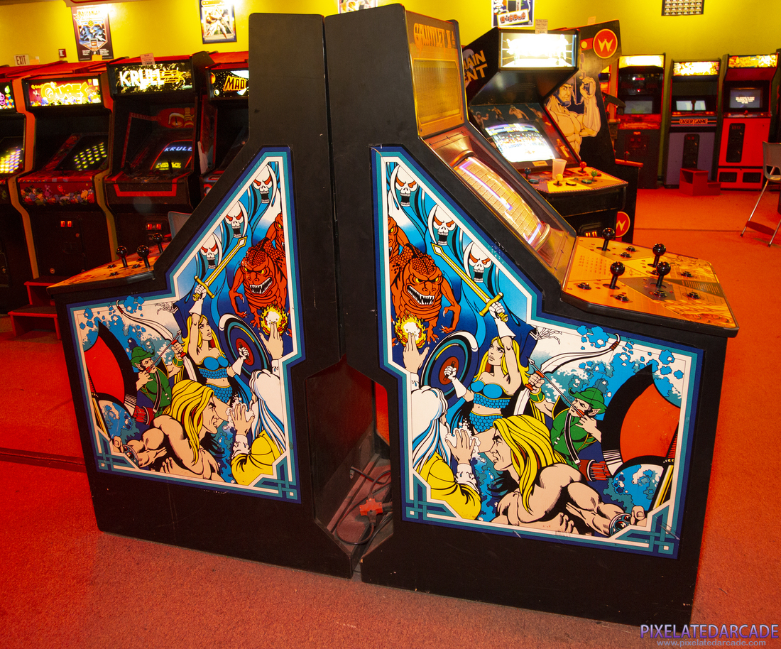 Gauntlet Photo: Gauntlet and Gauntlet II arcade cabinets