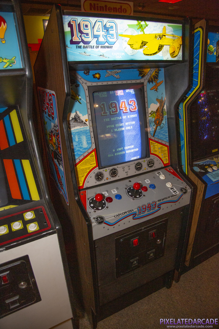 1943: The Battle of Midway Photo: 1943 arcade cabinet