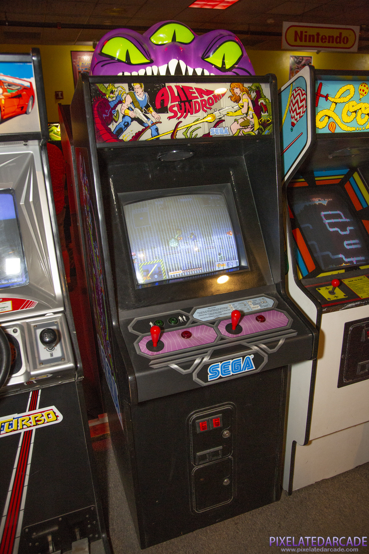 Alien Syndrome Photo: Alien Syndrome arcade cabinet