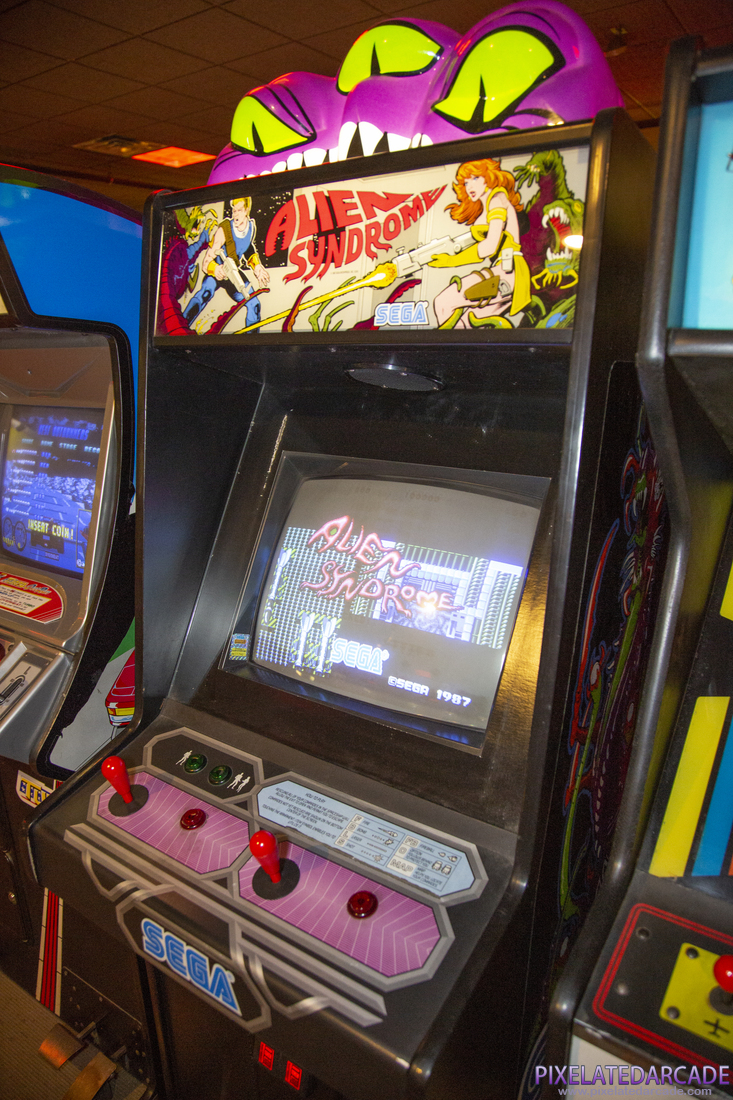 Alien Syndrome Photo: Alien Syndrome arcade cabinet