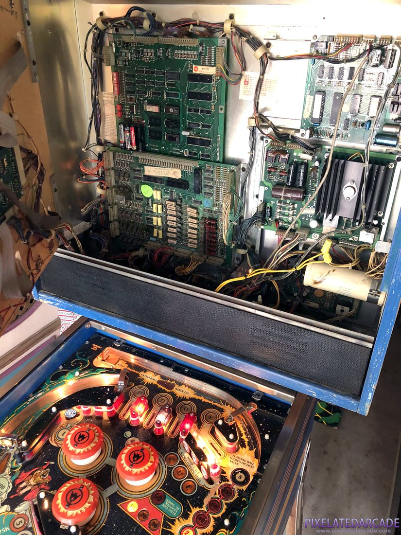 Laser Cue Photo: Laser Cue pinball cabinet - Inside backbox