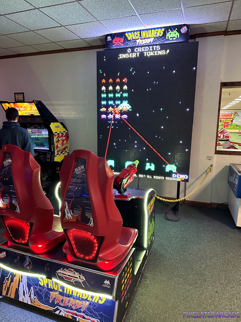 Space Invaders Frenzy Photo: Space Invaders Frenzy arcade cabinet