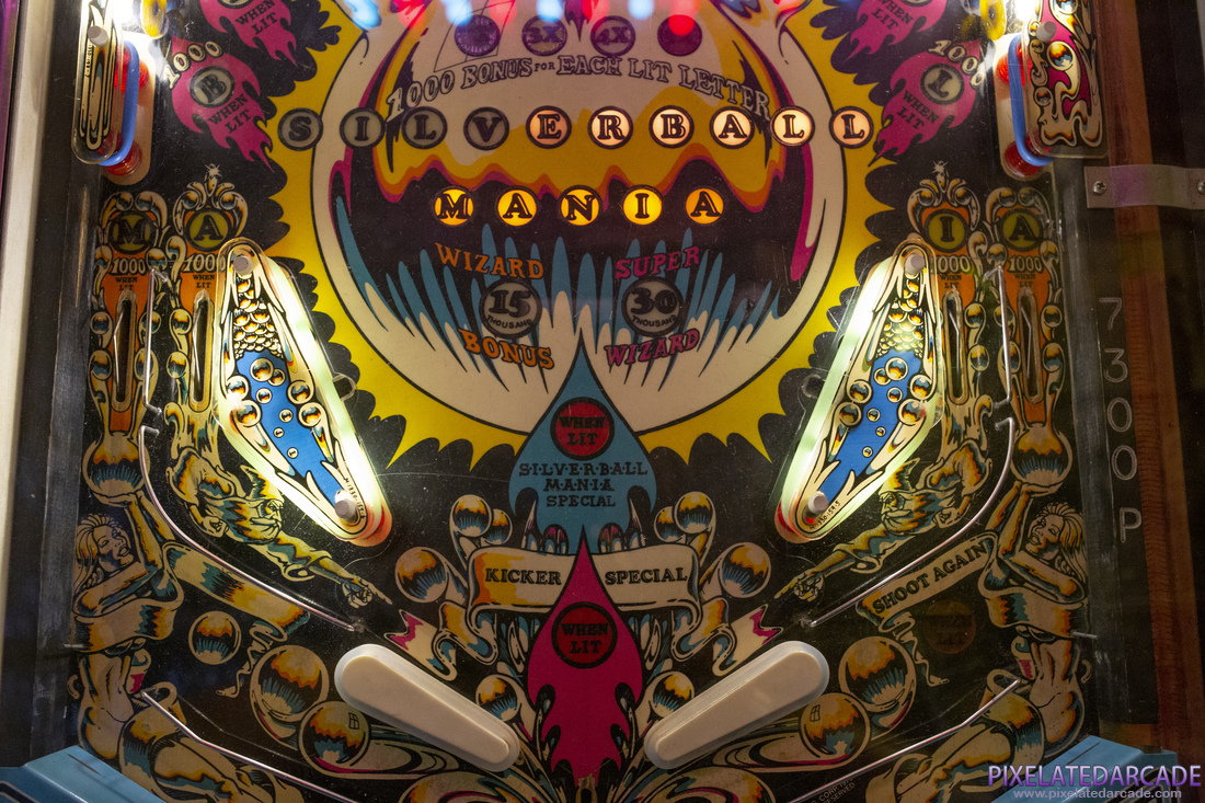 Silverball Mania Photo: Silverball Mania pinball cabinet - Lower playfield