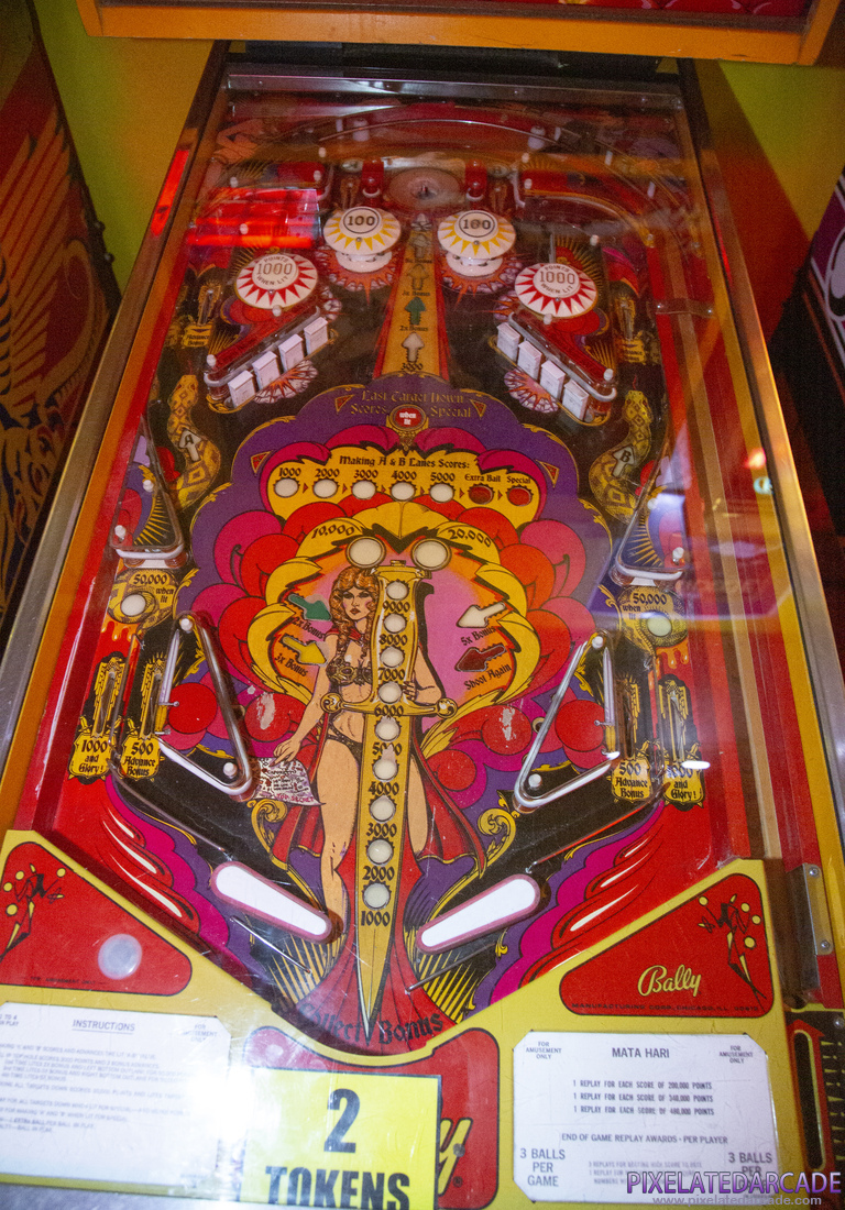 Mata Hari Photo: Mata Hari pinball cabinet - Playfield (not illuminated)