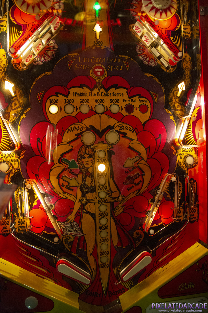 Mata Hari Photo: Mata Hari pinball cabinet - Lower playfield