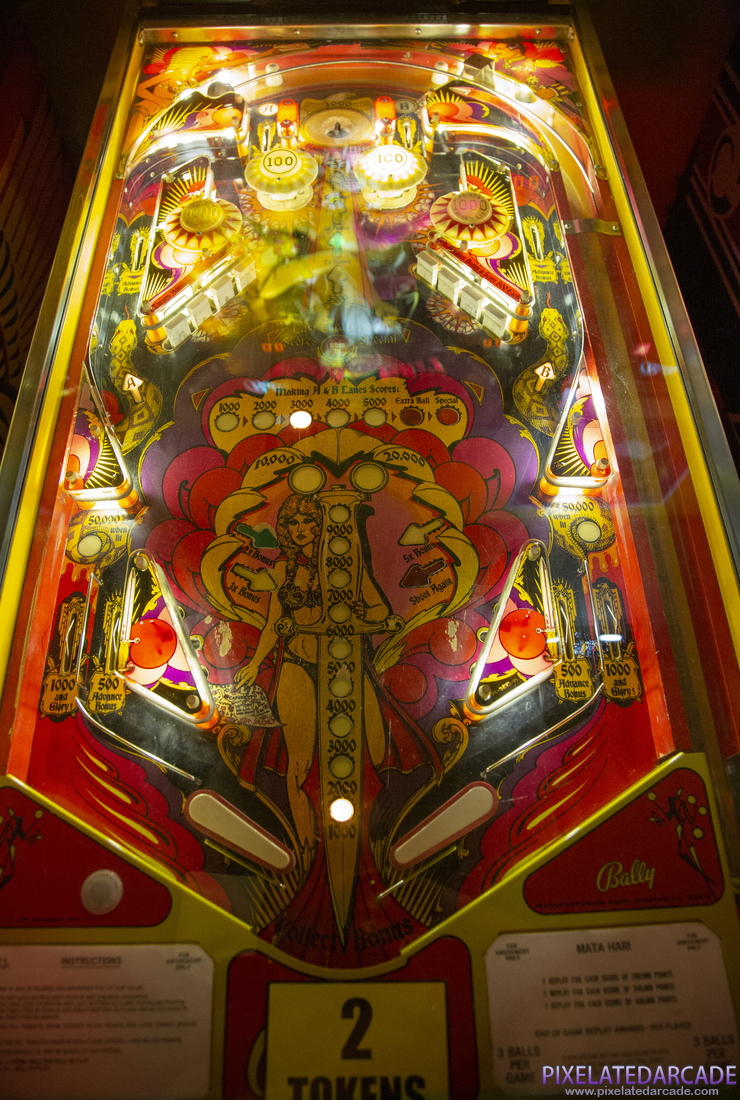 Mata Hari Photo: Mata Hari pinball cabinet - Playfield