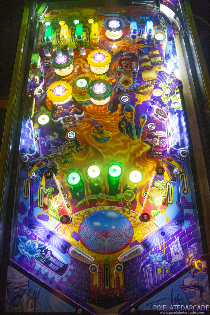 Primus Photo: Primus pinball cabinet - Playfield