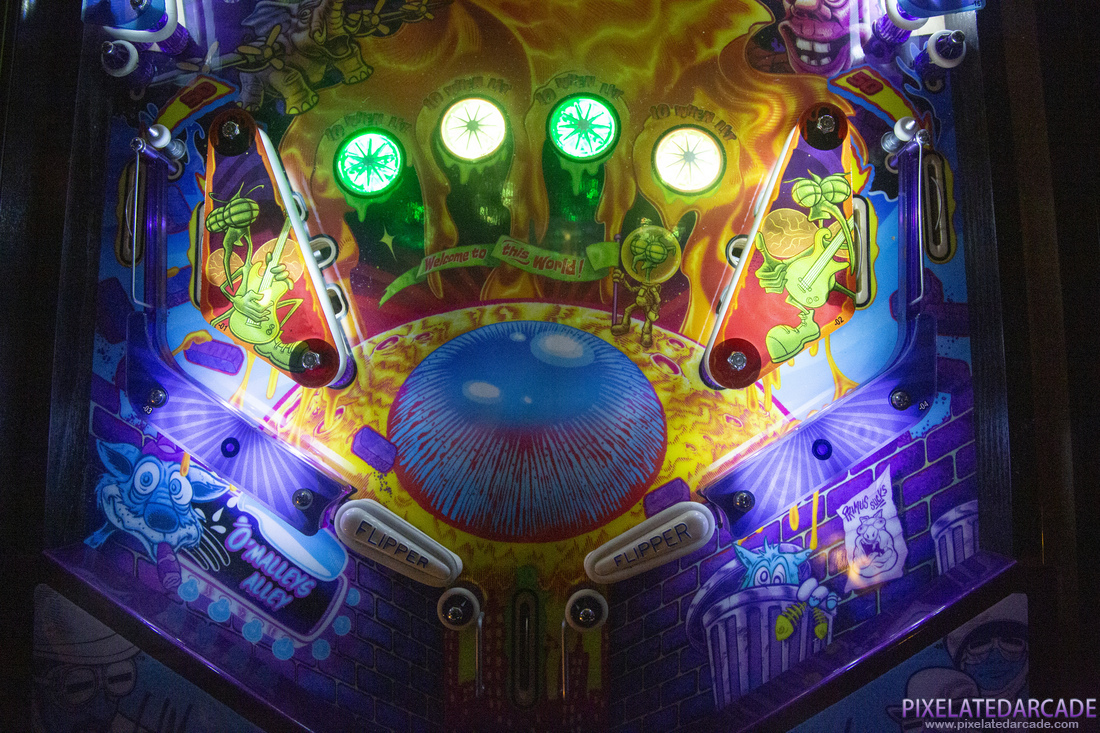 Primus Photo: Primus pinball cabinet - Lower playfield