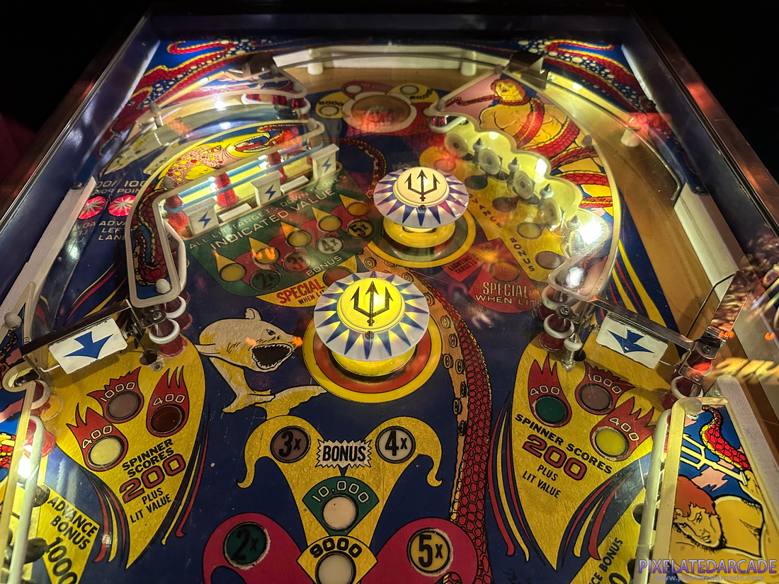 Trident Photo: Trident pinball cabinet - Upper playfield