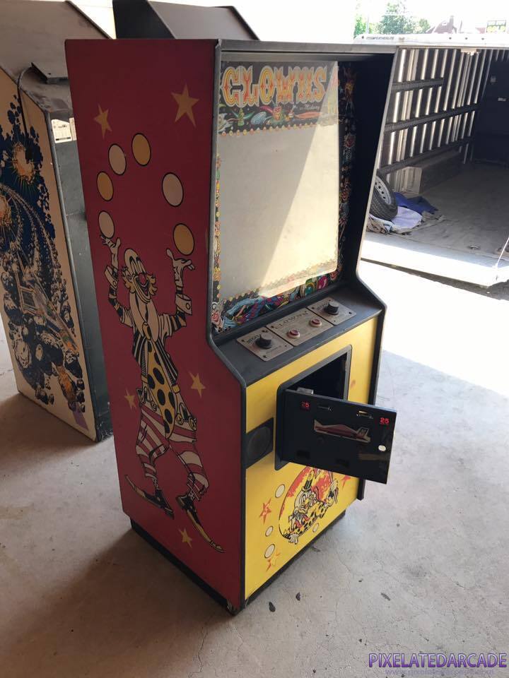 Clowns Photo: Clowns arcade cabinet
