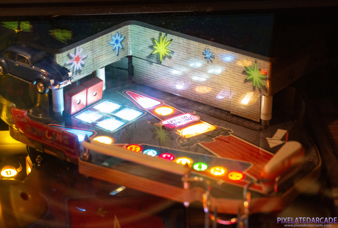 Big Lebowski, The Photo: The Big Lebowski pinball cabinet - Playfield detail