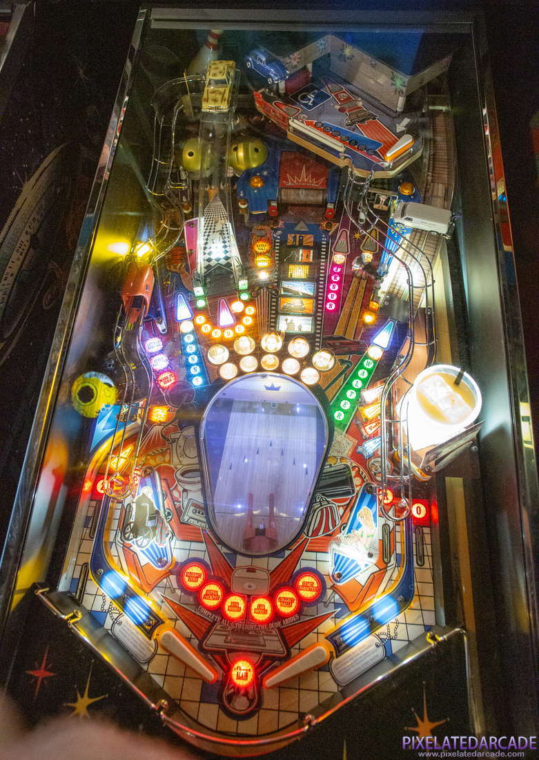 Big Lebowski, The Photo: The Big Lebowski pinball cabinet - Playfield