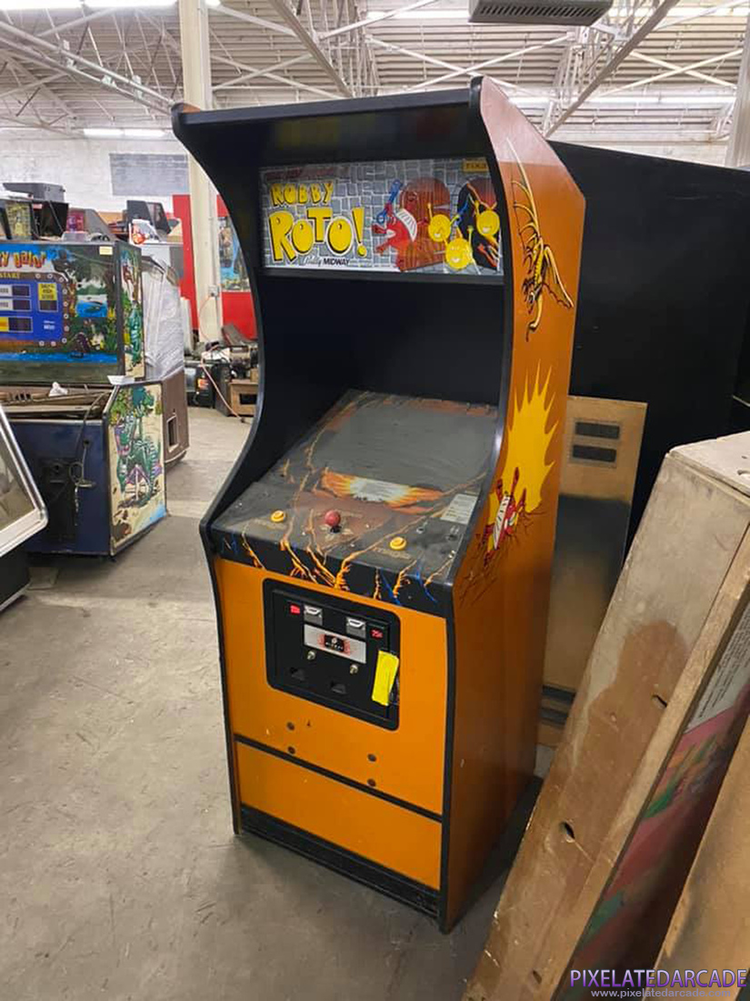 Adventures of Robby Roto!, The Photo: Robby Roto arcade cabinet