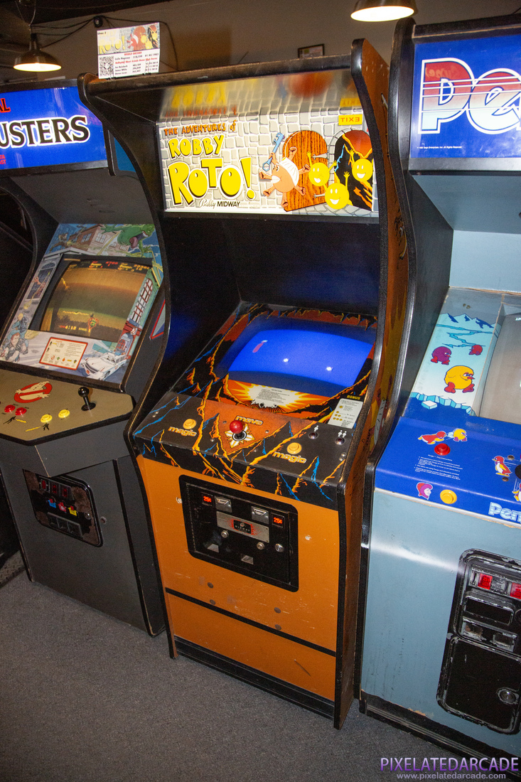 Adventures of Robby Roto!, The Photo: Robby Roto arcade cabinet