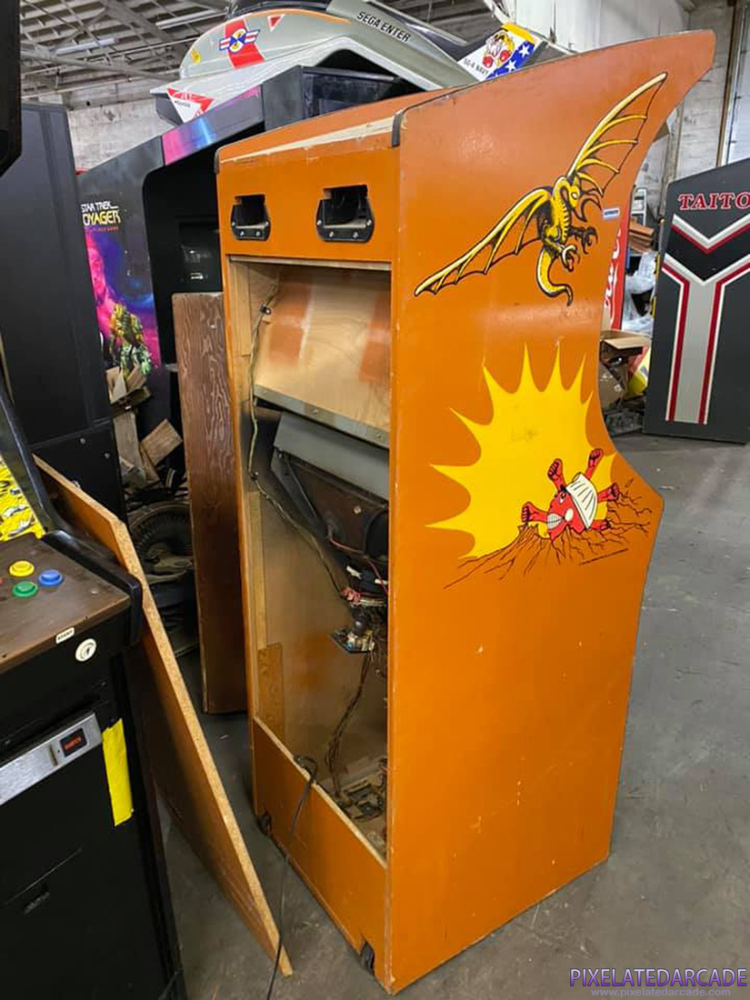 Adventures of Robby Roto!, The Photo: Robby Roto arcade cabinet - Back