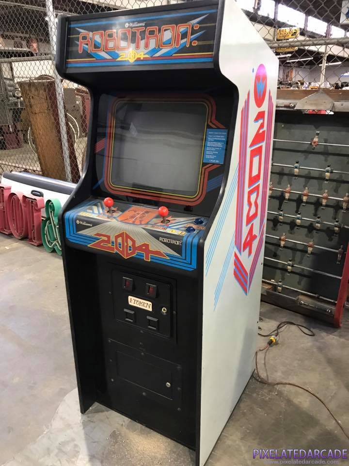 Robotron: 2084 Photo: Robotron: 2084 arcade cabinet