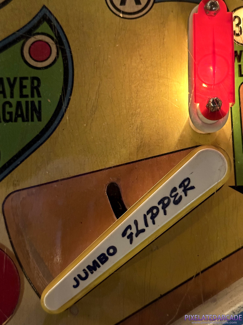 Big Flipper Photo: Big Flipper pinball cabinet - Flipper closeup.