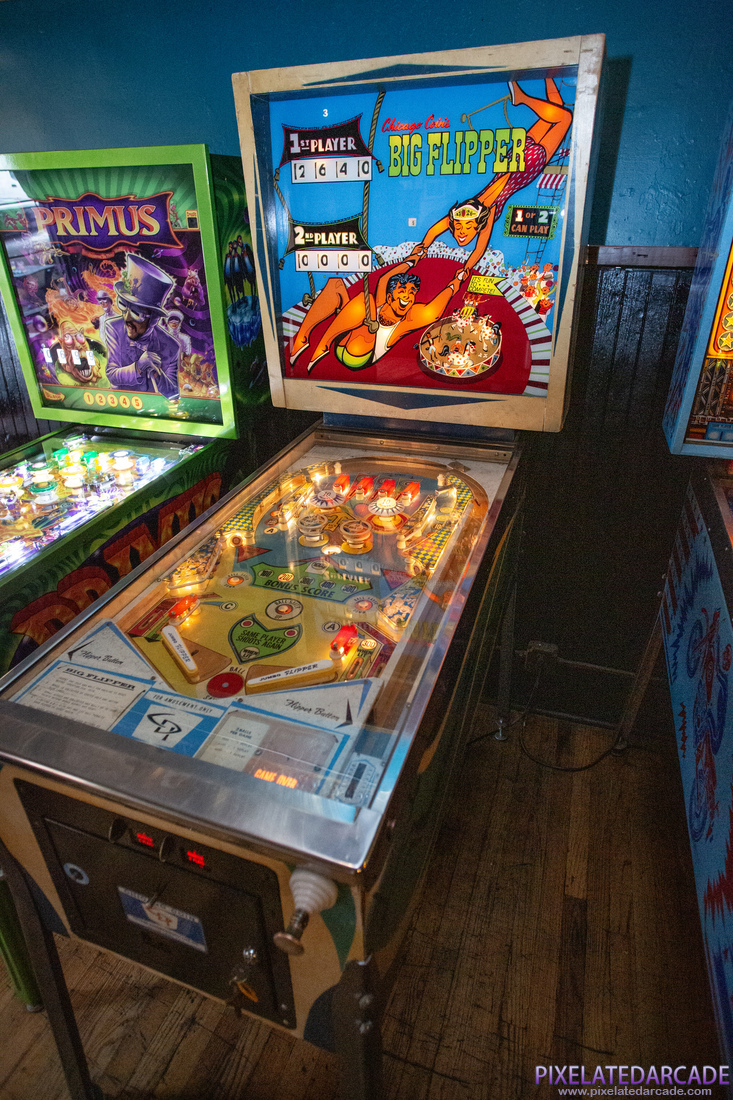 Big Flipper Photo: Big Flipper pinball cabinet