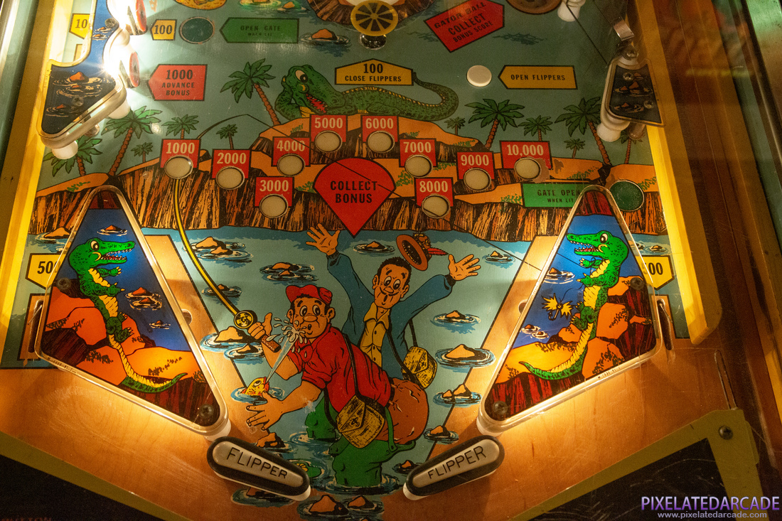 Nip-It Photo: Nip-It pinball cabinet - Lower playfield