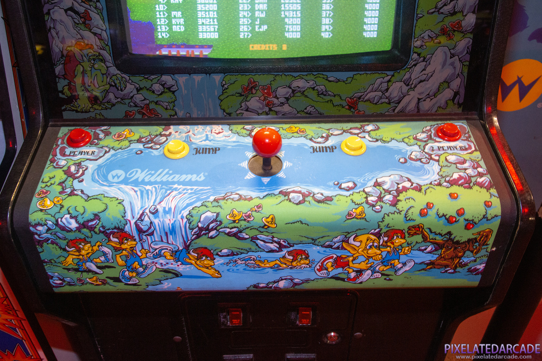 Mystic Marathon Photo: Mystic Marathon arcade cabinet - Controls