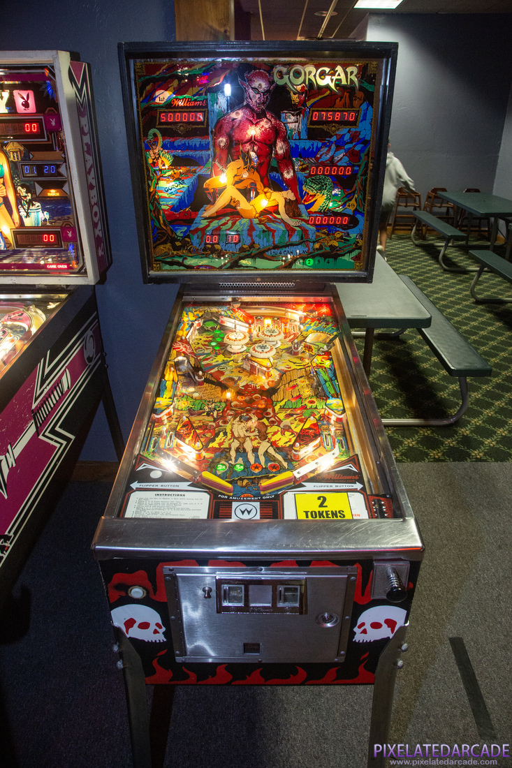 Gorgar Photo: Gorgar pinball cabinet - Front