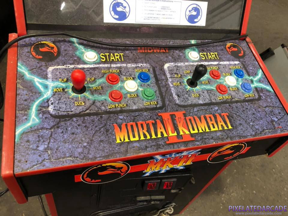 Mortal Kombat II Photo: Mortal Kombat II arcade cabinet - Controls
