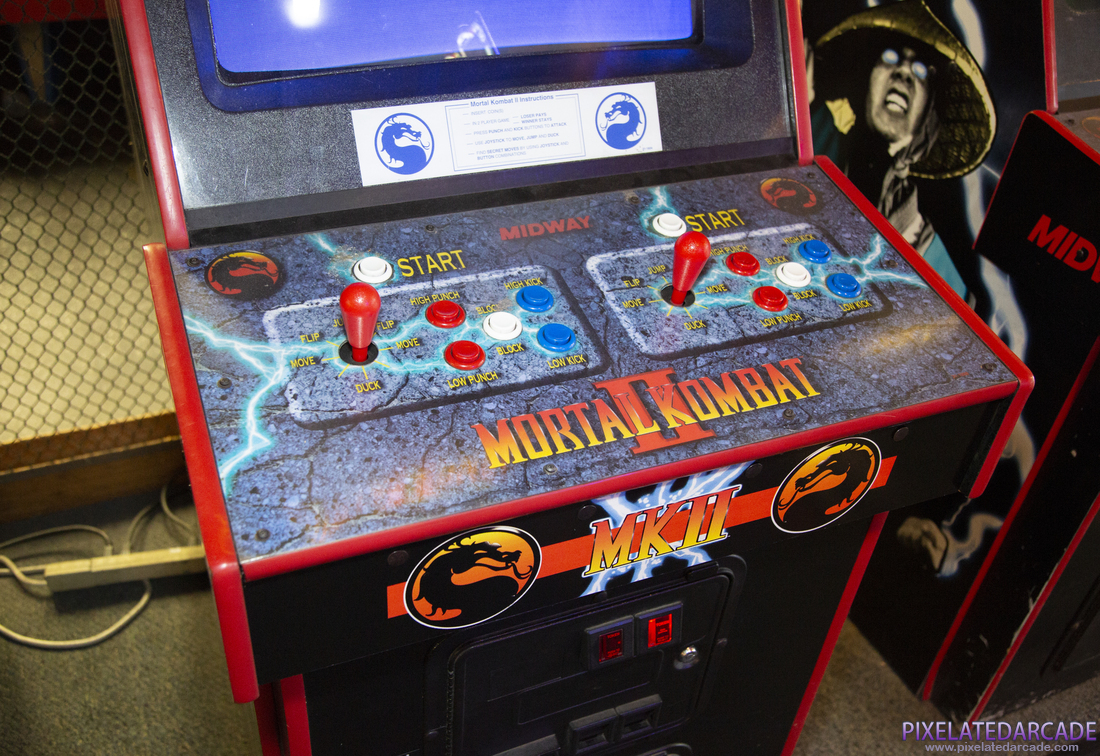 Mortal Kombat II Photo: Mortal Kombat II arcade cabinet - Control panel