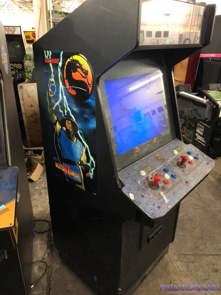 Mortal Kombat II Photo: Mortal Kombat II in Moonwalker cabinet