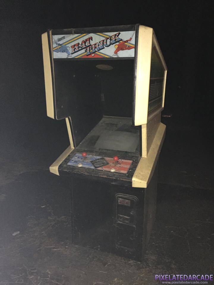 Hat Trick Photo: Hat Trick arcade cabinet