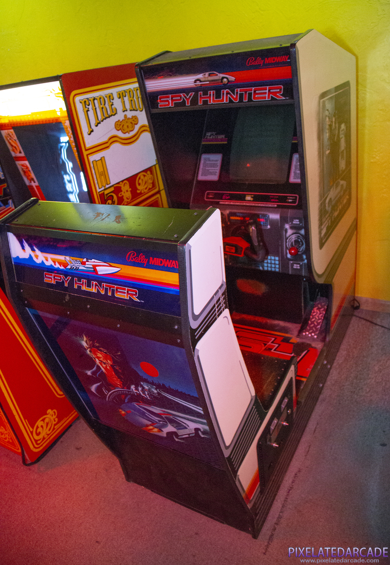 Spy Hunter Photo: Spy Hunter arcade cabinet - cockpit version