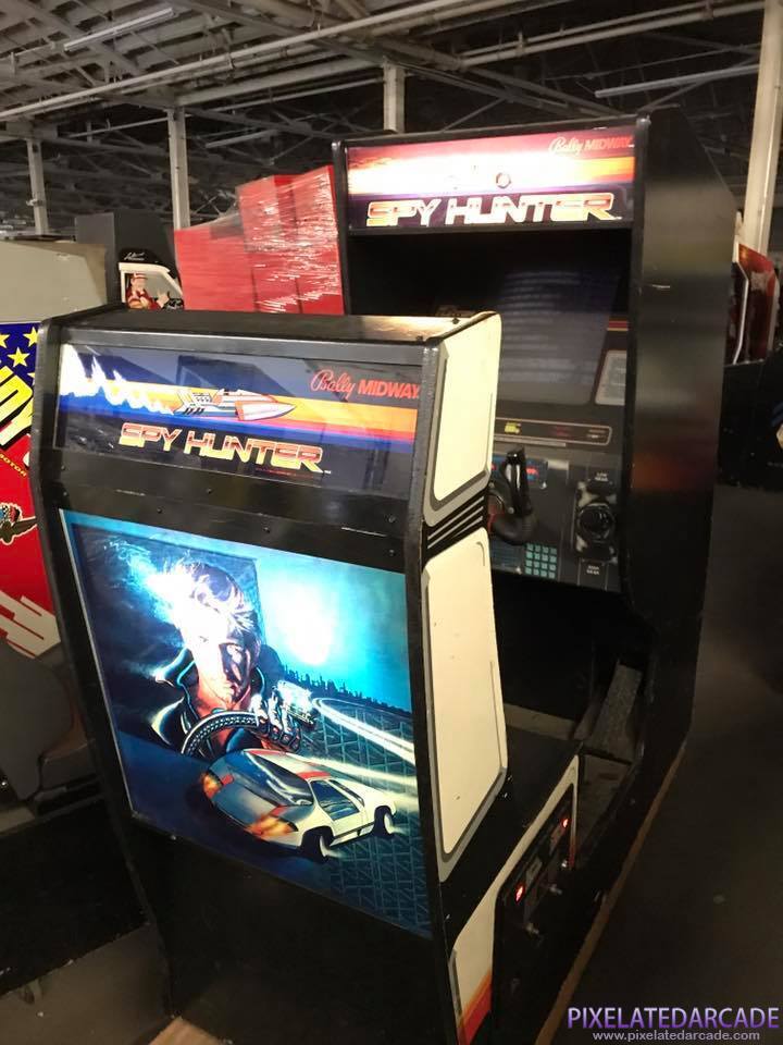 Spy Hunter Photo: Spy Hunter arcade cabinet - cockpit version