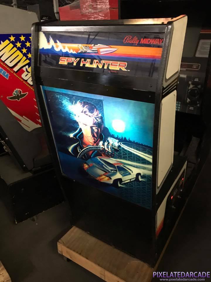 Spy Hunter Photo: Spy Hunter arcade cabinet - cockpit version
