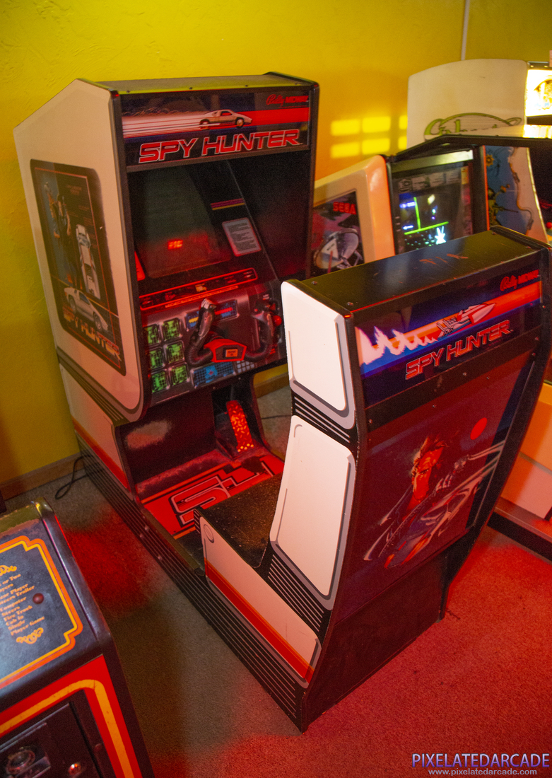Spy Hunter Photo: Spy Hunter arcade cabinet - cockpit version