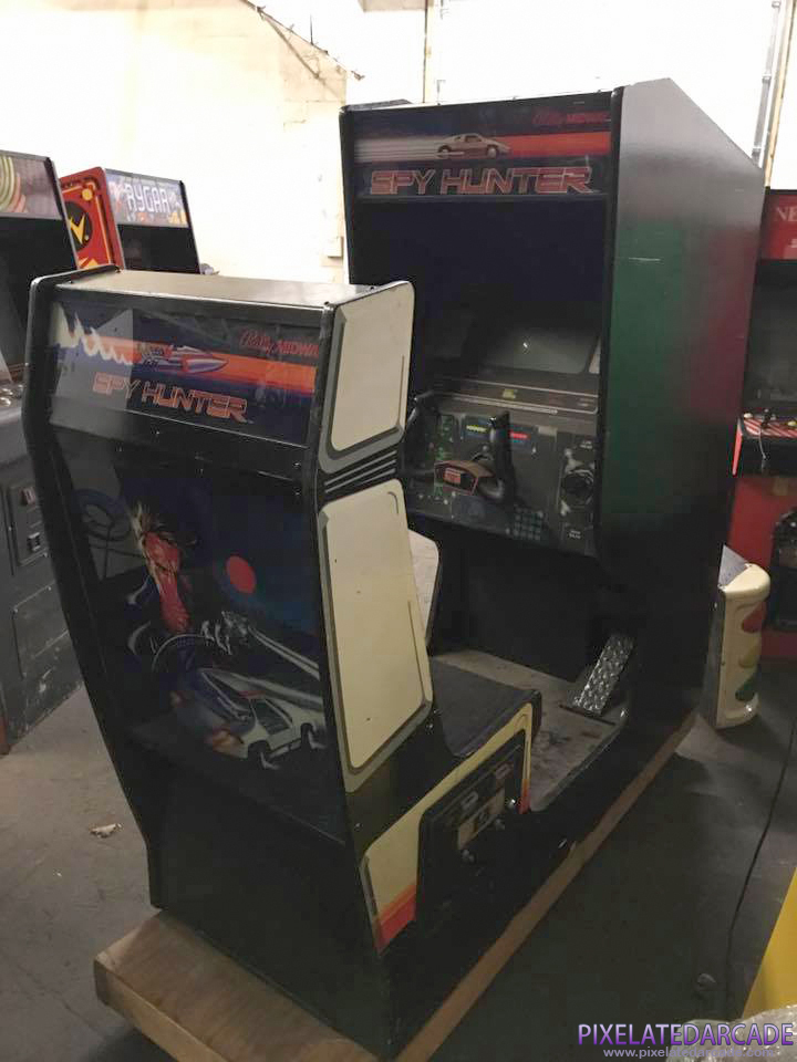 Spy Hunter Photo: Spy Hunter arcade cabinet - cockpit version