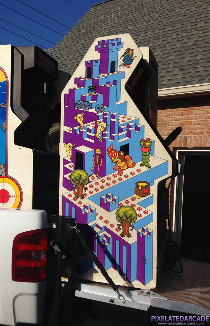 Crystal Castles Photo: Crystal Castles arcade cabinet side art