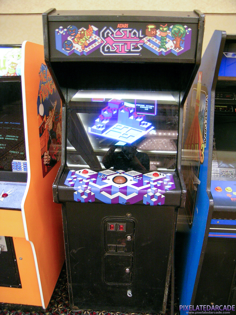 Crystal Castles Photo: Crystal Castles arcade cabinet at Classic Gaming Expo 2005