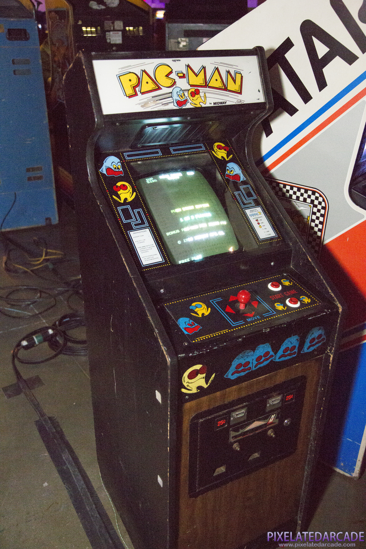 Pac-Man Photo: Pac-Man at MAGFest 2016 - Mini arcade cabinet