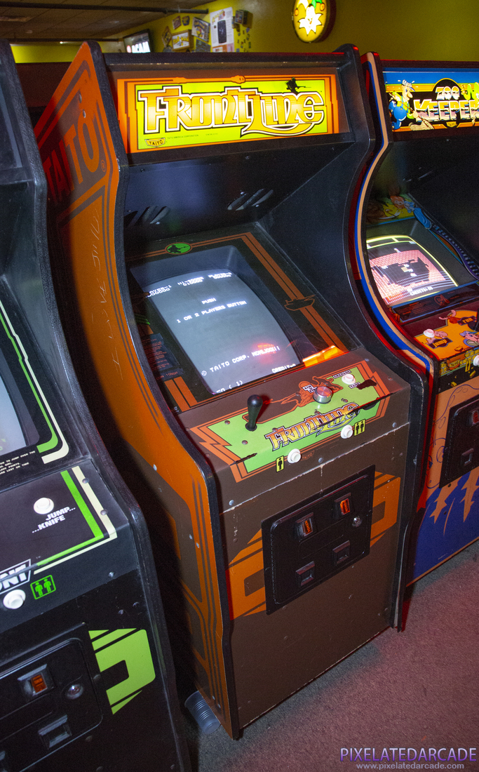 Front Line Photo: Front Line arcade cabinet