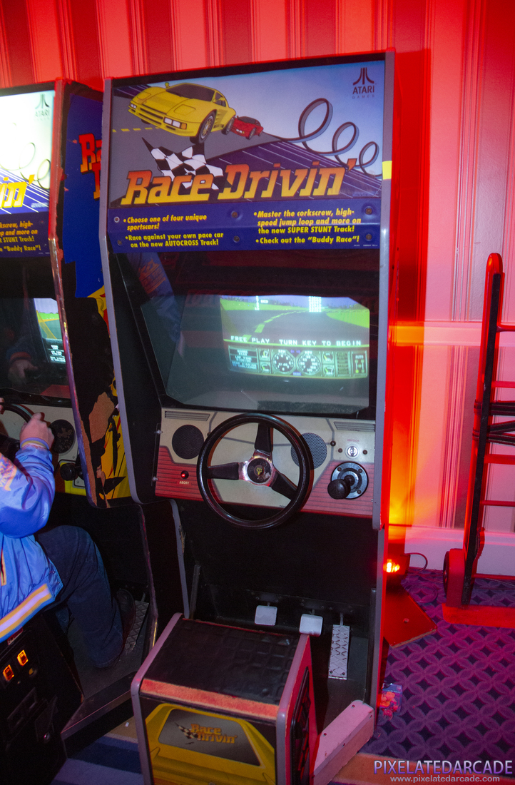 Race Drivin' Photo: Race Drivin' upright arcade cabinet