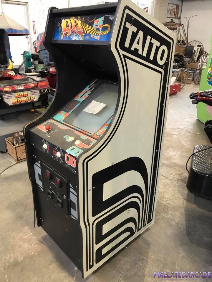 Qix Photo: Qix arcade cabinet