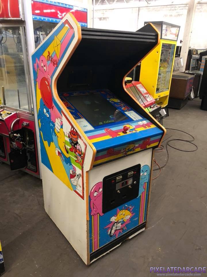 Jr. Pac-Man Photo: Jr. Pac-Man in Mappy cabinet