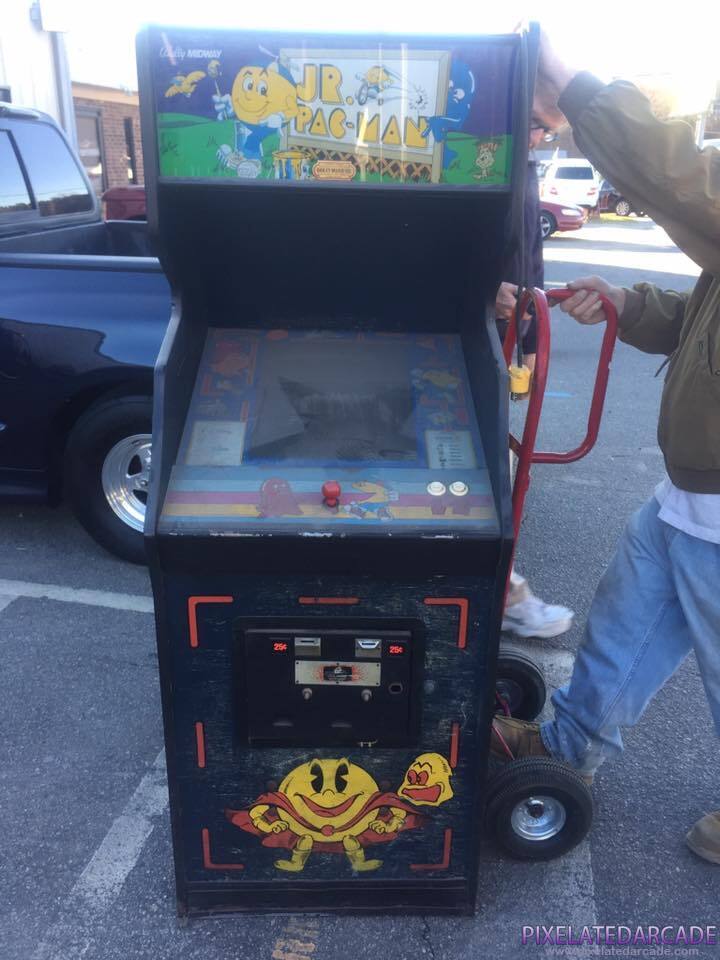 Jr. Pac-Man Photo: Jr. Pac-Man in Super Pac-Man cabinet
