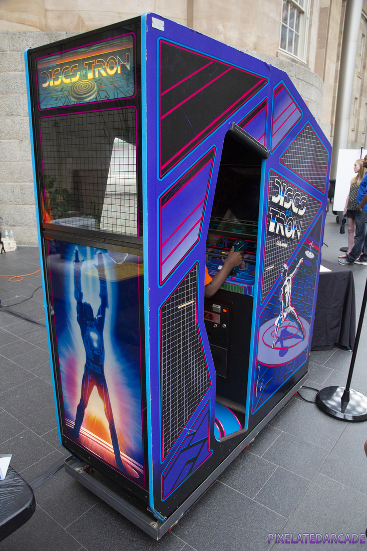 Discs of TRON Photo: Discs of TRON environmental arcade cabinet