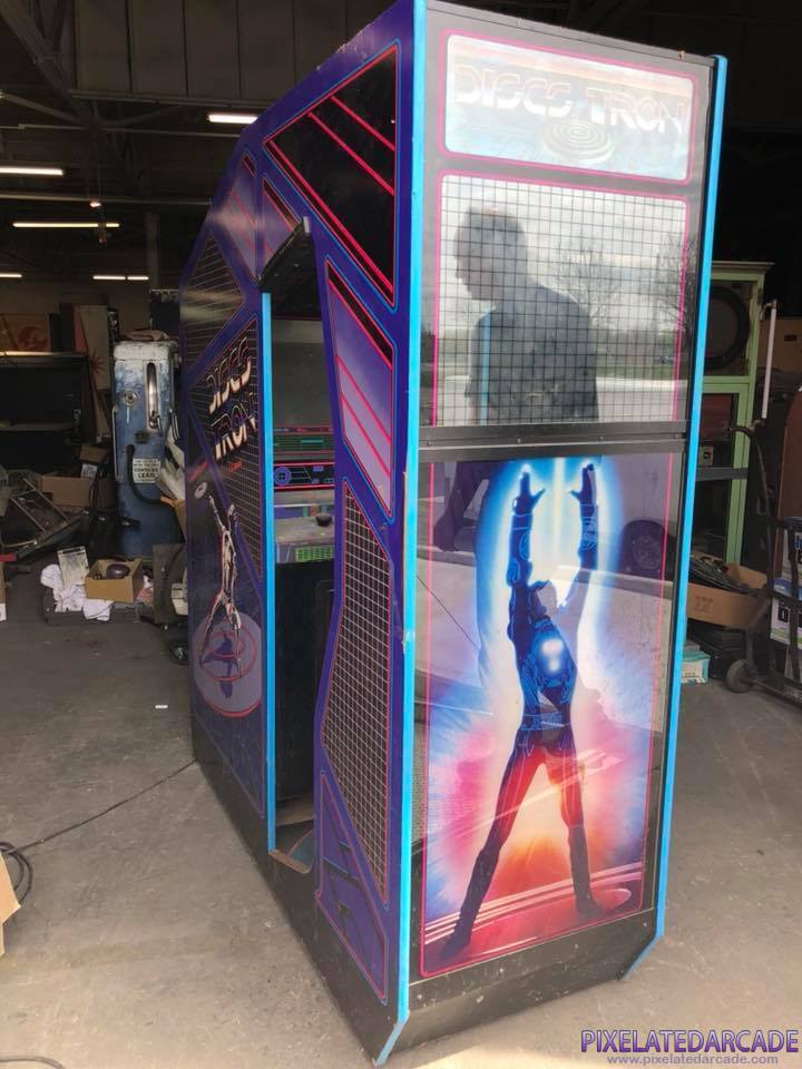 Discs of TRON Photo: Discs of TRON environmental arcade cabinet - Front