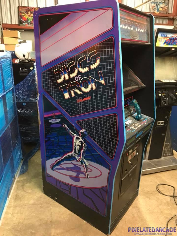 Discs of TRON Photo: Discs of TRON arcade cabinet - Left side