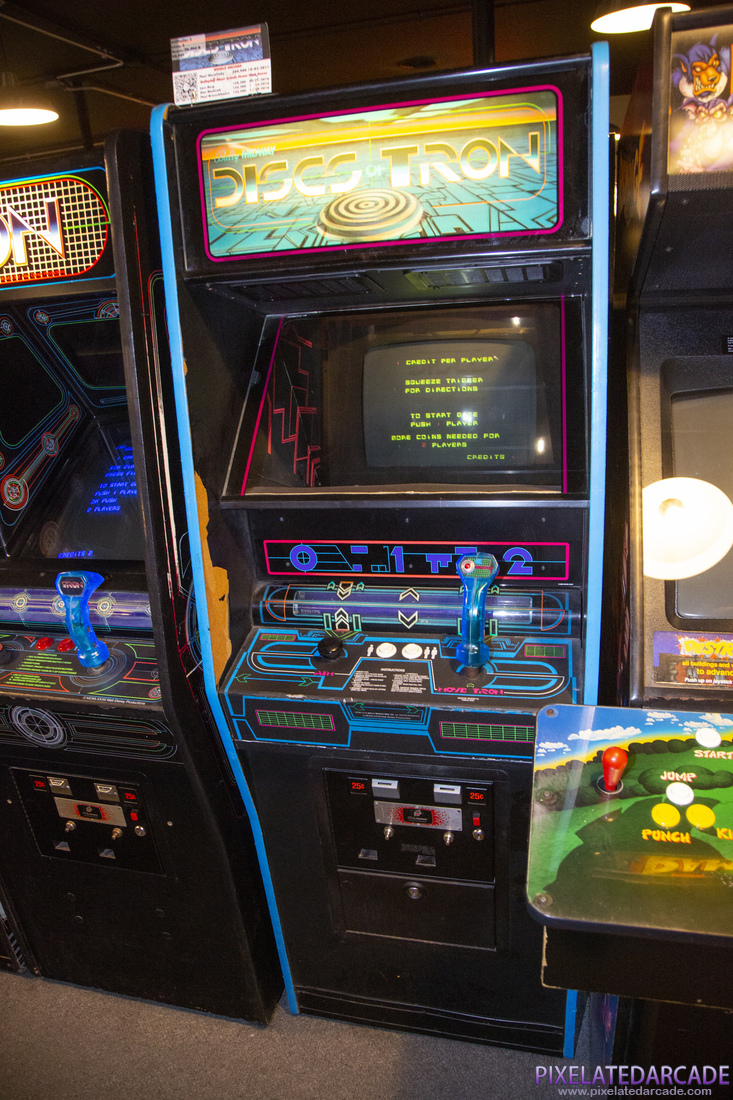 Discs of TRON Photo: Discs of TRON arcade cabinet